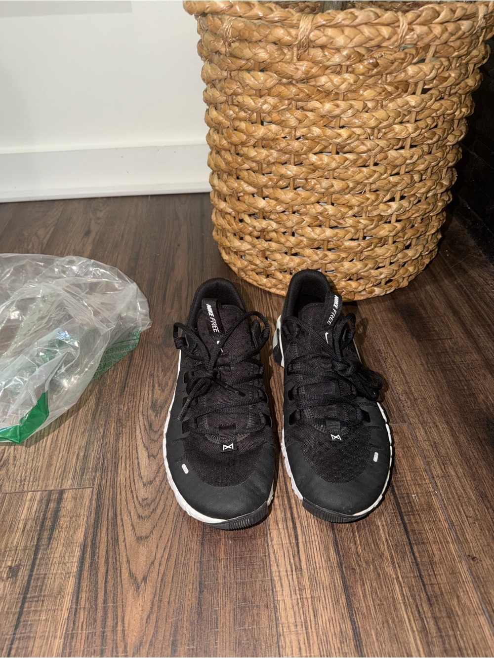 Nike Women's Free Metcon 5 Training Shoes Black Anthracite DV3950-001 Store Disp - Picture 2 of 5